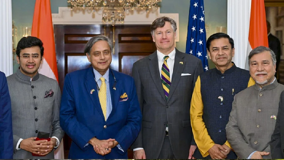 शशि थरूर ने अमेरिका के शीर्ष उप विदेश मंत्री से की मुलाकात, आतंकवाद के खिलाफ लड़ाई में मिला समर्थन ...