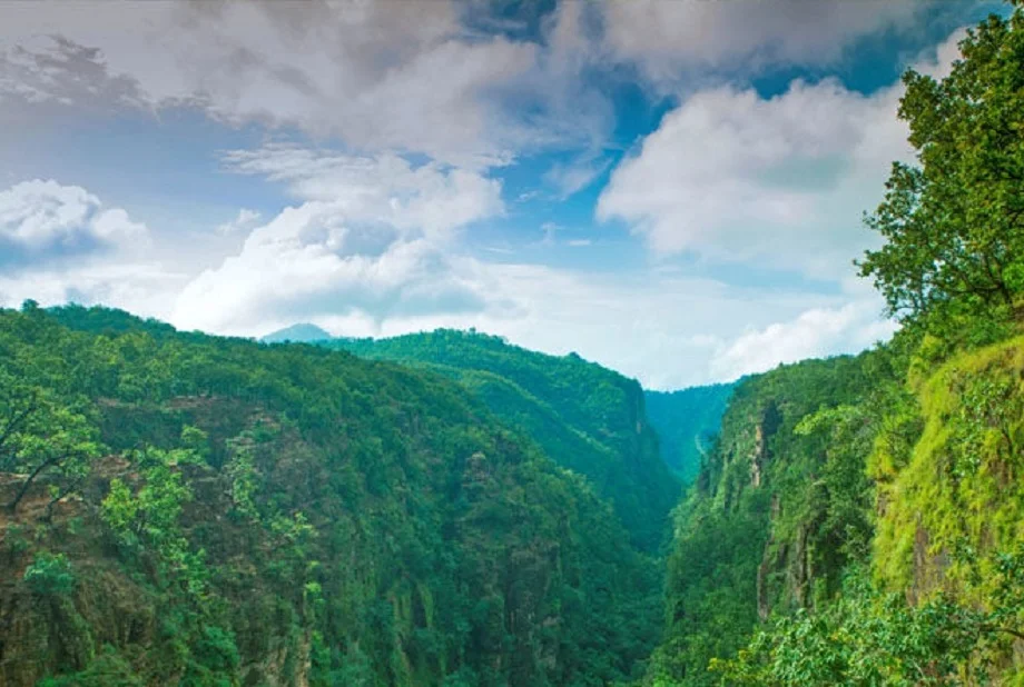 Travel Tips: मध्यप्रदेश के इस हिल स्टेशन को बोला जाता है मिनी कश्मीर, आज ही बना लें प्लान