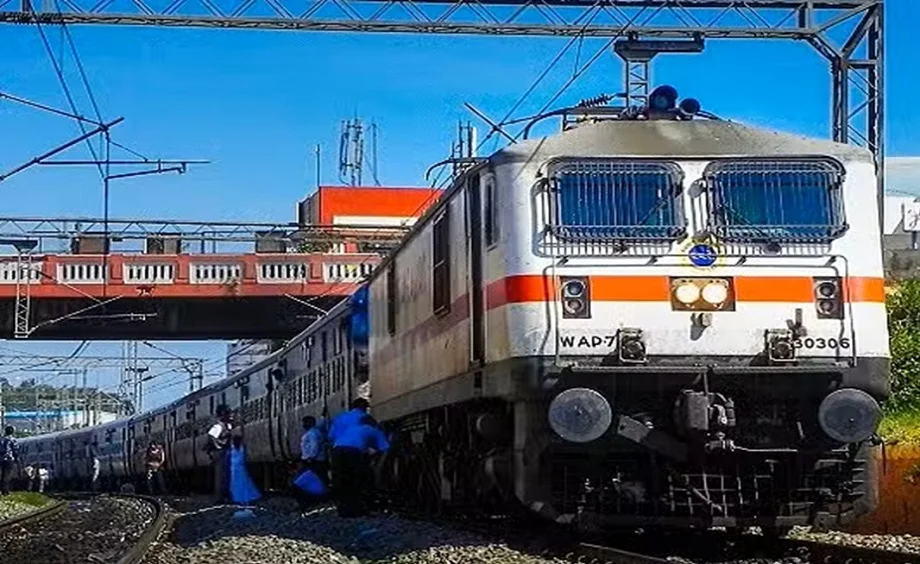 Government job: रेलवे ने 6180 पदों पर निकाली भर्ती, इस तारीख तक आवेदन करने का होगा मौका 