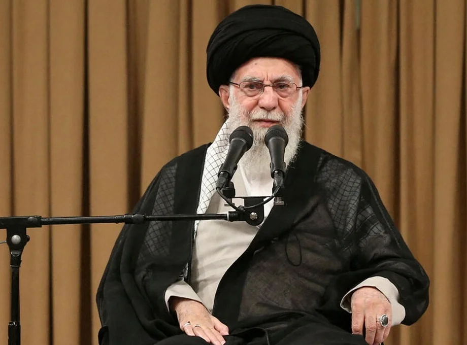 Iran-Israel War: ईरान ने कर दिया है जंग का ऐलान, खामेनेई ने कहा- इजरायल के प्रति किसी तरह की दया नहीं...