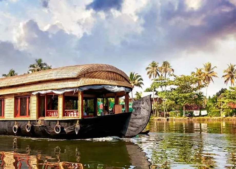 Travel Tips:  बारिश के मौसम में घूमने के लिए बहुत ही शानदार हैं ये दो पर्यटक स्थल, आज ही बना लें प्लान