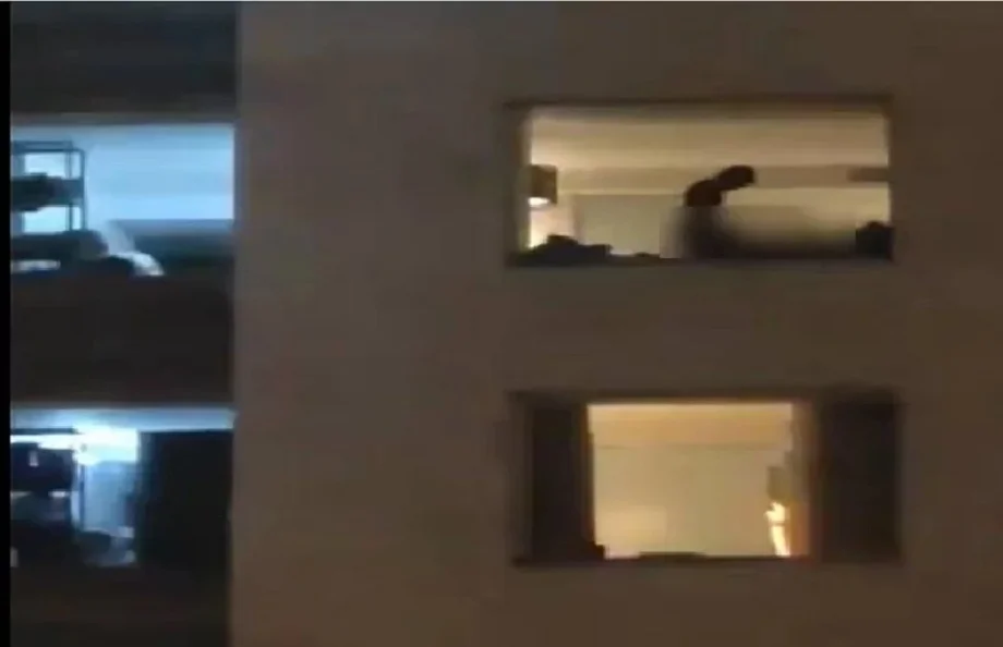 Video viral: होटल में कपल का संबंध बनाते वीडियो हुआ वायरल, खिड़की खोल कर रहा था गंदा काम
