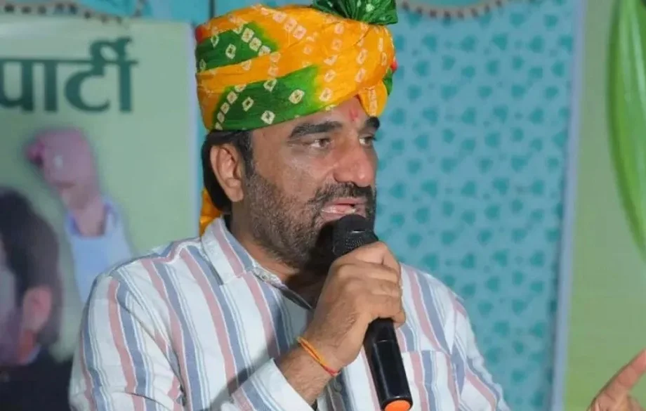 Rajasthan: अभिमन्यु पूनिया और निर्मल चौधरी की गिरफ्तारी पर हनुमान बेनीवाल का बड़ा बयान, कहा- जयपुर पुलिस का दोगलापन...