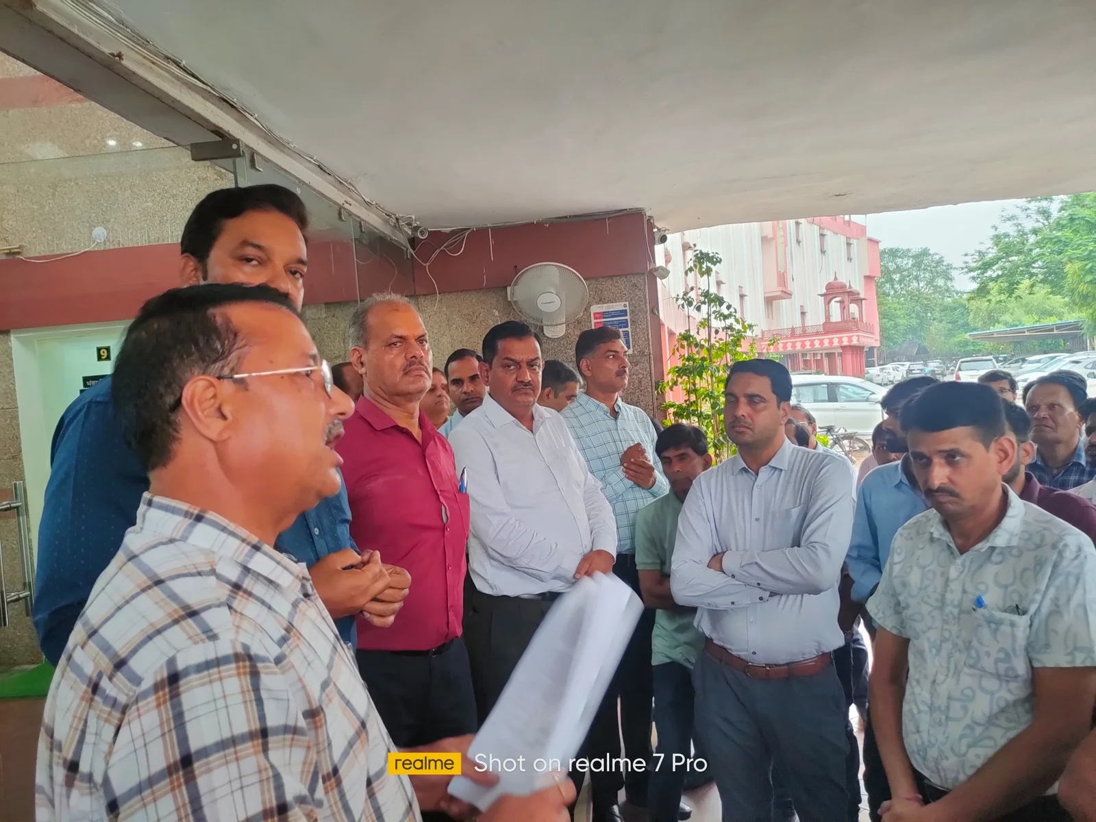 आयकर मुख्यालय में कर्मचारियों का विरोध प्रदर्शन तेज, CBDT की नीतियों के खिलाफ 7 सूत्रीय मांगों को लेकर गरजे अधिकारी
