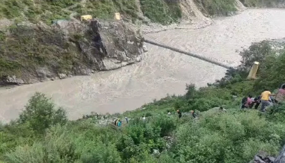 Uttarakhand: अलकनंदा नदी में गिरा टेंपो ट्रेवलर, तीन की मौत, उदयपुर का एक परिवार था सवार, भजनलाल ने जताया दुख