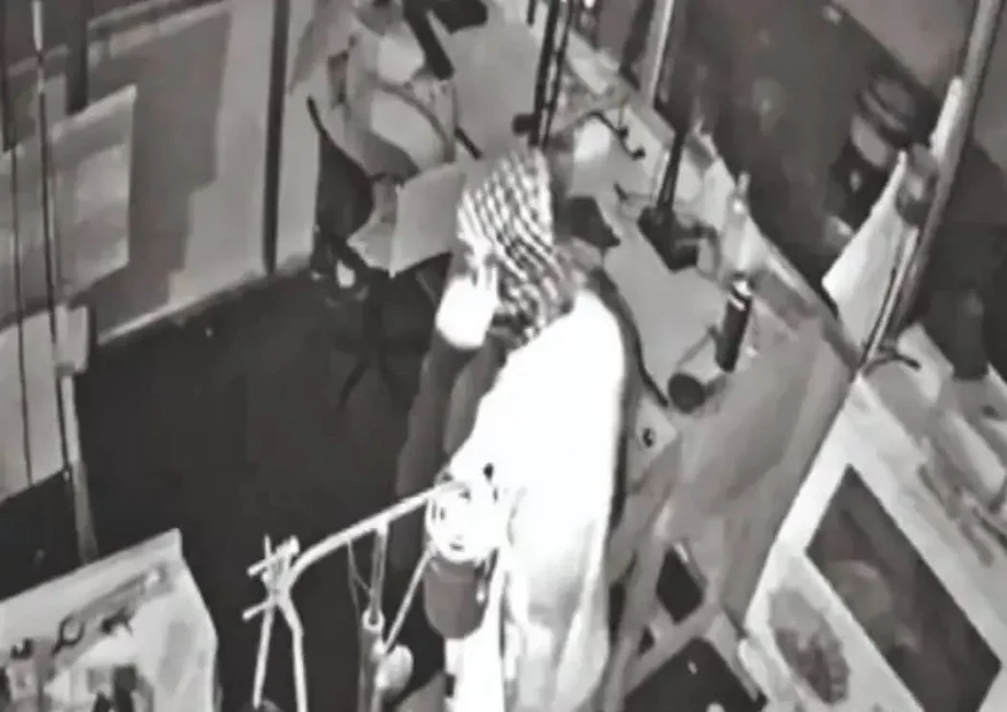 Jaipur: देर रात चौड़ा रास्ता में ज्वैलरी कारखाने से डेढ़ करोड़ का सोना ले गए बदमाश