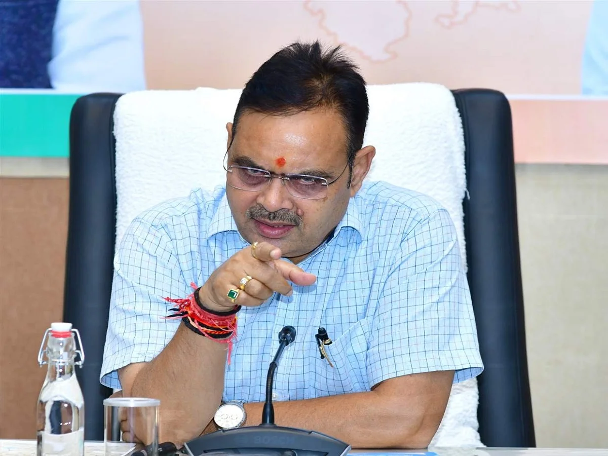 Rajasthan: निम्नस्तरीय सड़क पर अधिकारी-अभियंता की जिम्मेदारी होगी तय, सीएम भजनलाल ने दिए हैं ये निर्देश
