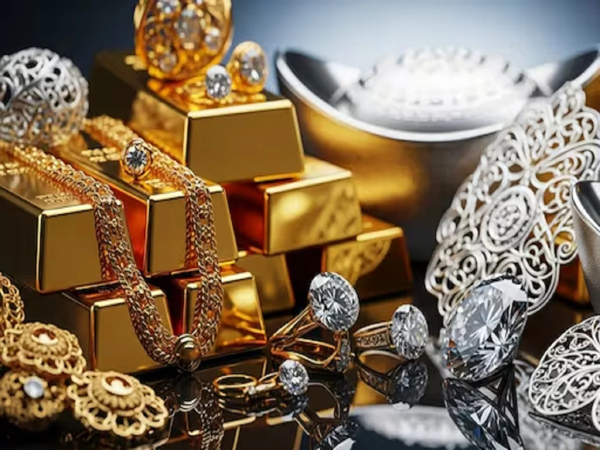 Gold-Silver Prices: फिर से 2.50 लाख के पार हुई चांदी, अब 8,429 रुपए हुई महंगी, सोने के दाम भी बढ़े