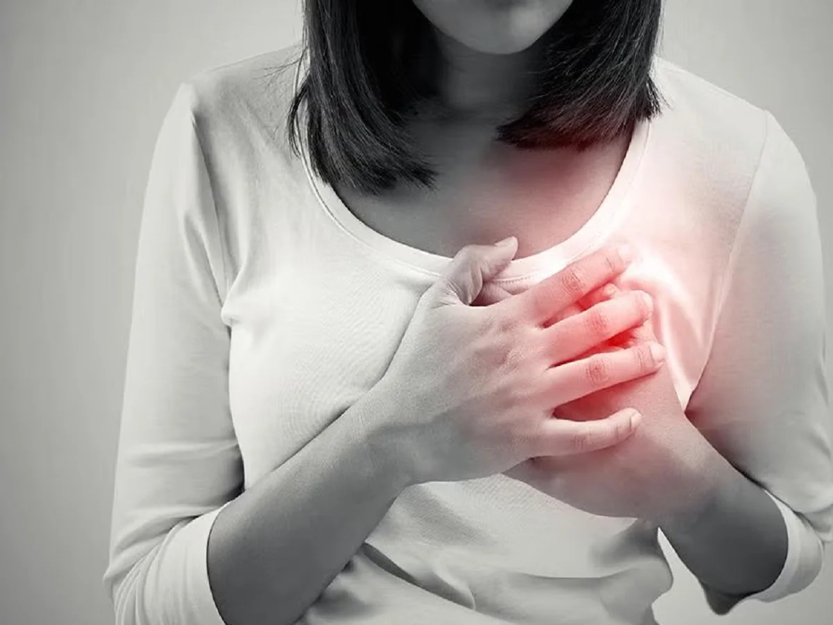 Health Tips: 40 की उम्र से पहले पीरियड्स बंद होने से बढ़ जाता है हार्ट अटैक और स्ट्रोक का खतरा, अध्ययन में हुआ खुलासा