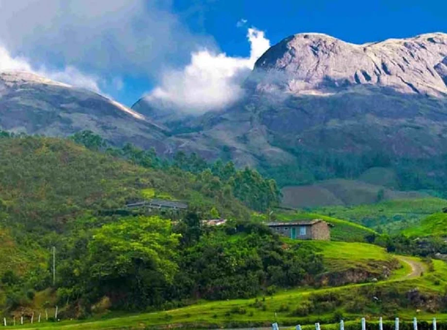 Travel Tips: तमिलनाडु का कोटागिरी हिल स्टेशन है बहुत ही खूबसूरत, आज ही पार्टनर के साथ बना लें प्लान 