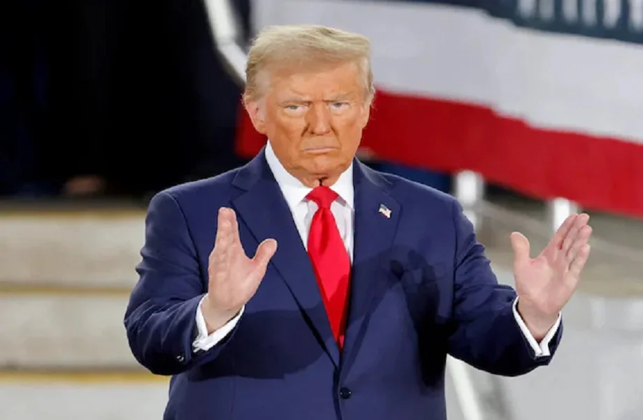 अमेरिकी राष्ट्रपति Donald Trump ने इतने देशों पर लगा दिया है टैरिफ, ये चेतावनी भी दी