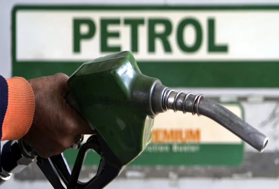 Petrol-Diesel Price: अपडेट हो चुकी हैं दोनों ईंधनों की कीमतें, आज ये है भाव