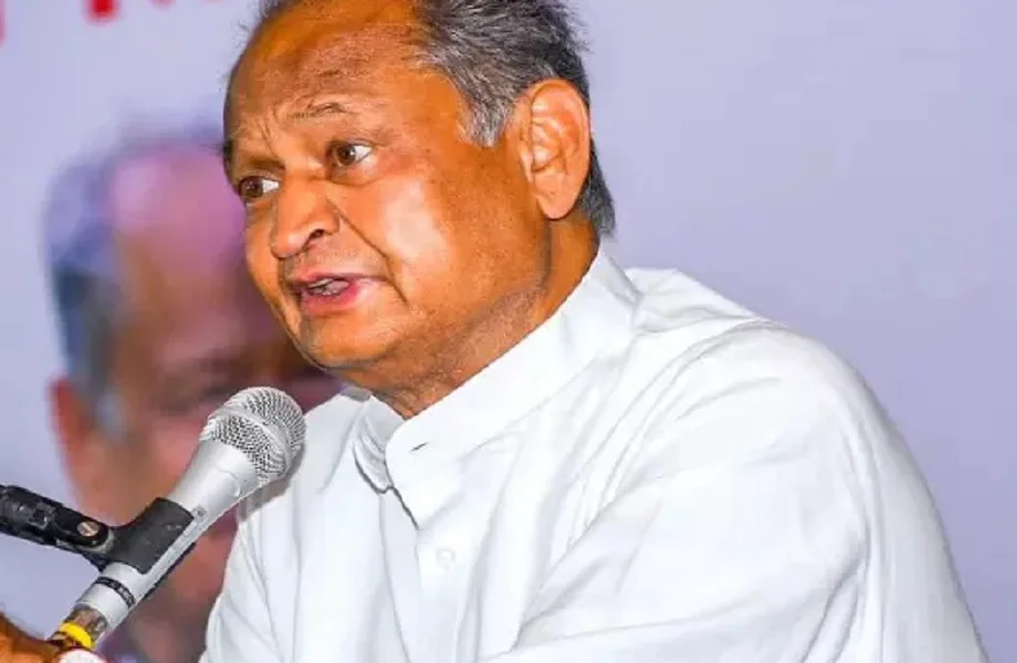Ashok Gehlot ने फिर से सीएम भजनलाल को लेकर दिया बड़ा बयान, कहा- अभी डेढ़ साल हुआ है...