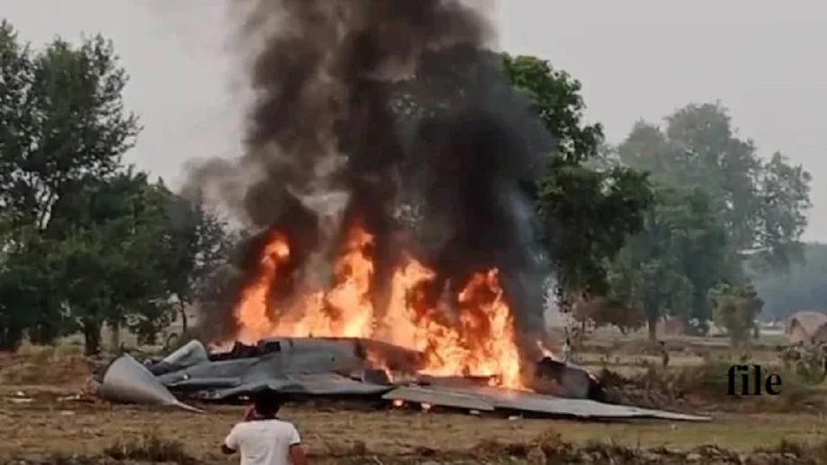 Rajasthan: चुरू जिले में भारतीय वायु सेना का फाइटर जेट क्रैश, पायलट सहित दो लोगों की मौत
