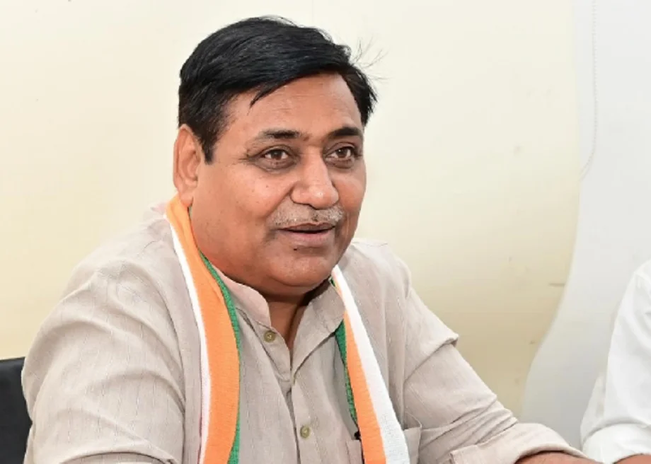 Jaipur:  जामडोली क्षेत्र में युवक की हत्या को लेकर डोटासरा ने सरकार पर साधा निशाना, कहा- राजस्थान में कानून नाम की कोई चीज नहीं बची