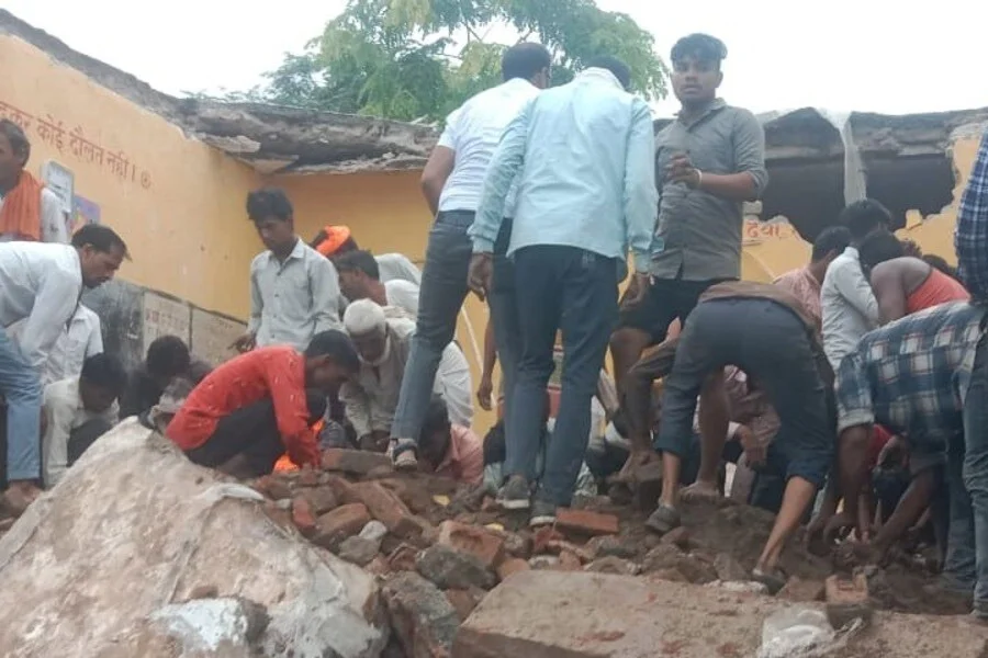 Jhalawar में सरकारी स्कूल की जर्जर बिल्डिंग गिरी, 5 बच्चों की मौत, 30 से ज्यादा बच्चे गंभीर घायल