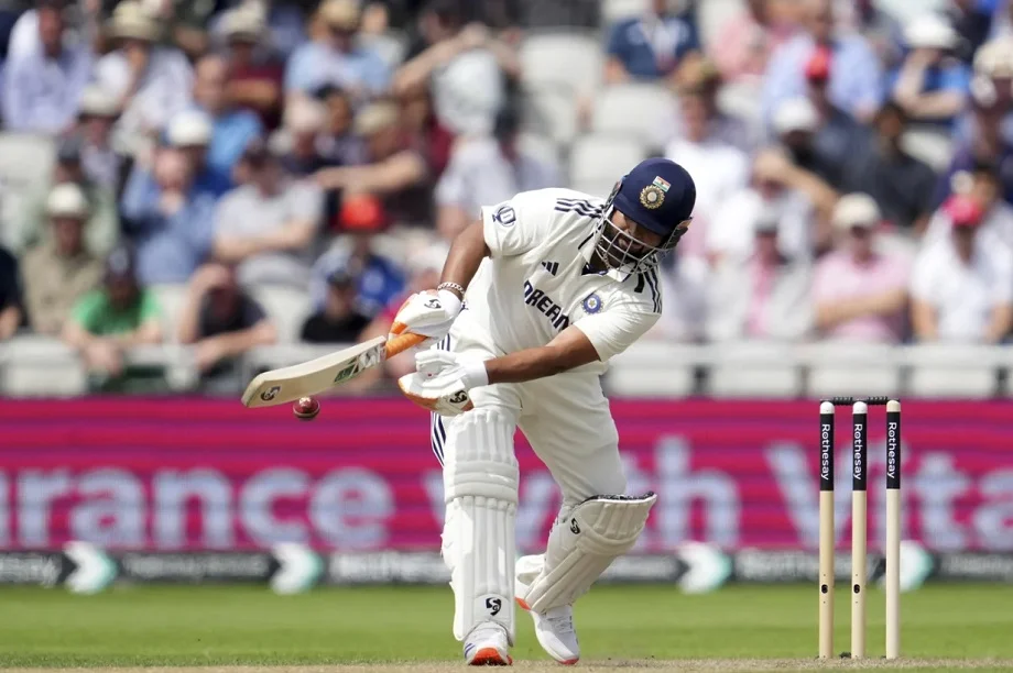 IND vs ENG: चोटिल ऋषभ पंत ने बल्लेबाजी कर तोड़ा एमएस धोनी का ये बड़ा रिकॉर्ड