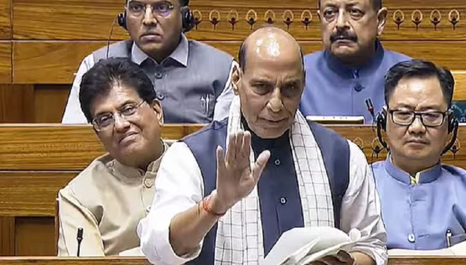 लोकसभा में Rajnath Singh का बड़ा बयान, कहा- ऑपरेशन सिंदूर को रोका नहीं गया, बल्कि उस समय समाप्त...