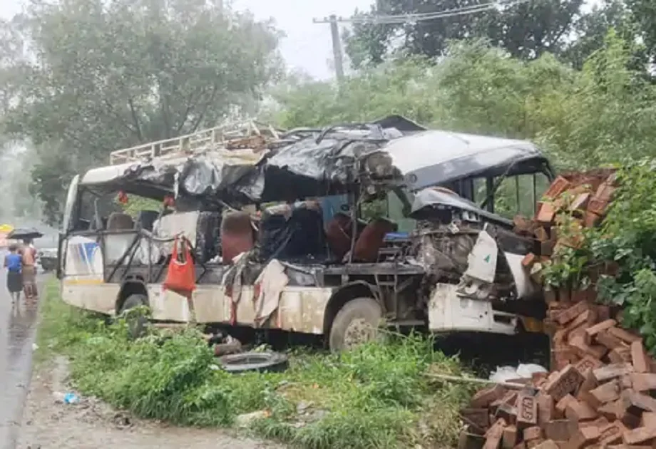 Jharkhand: सड़क हादसे में 18 कांवड़ियों की मौत, 23 घायल