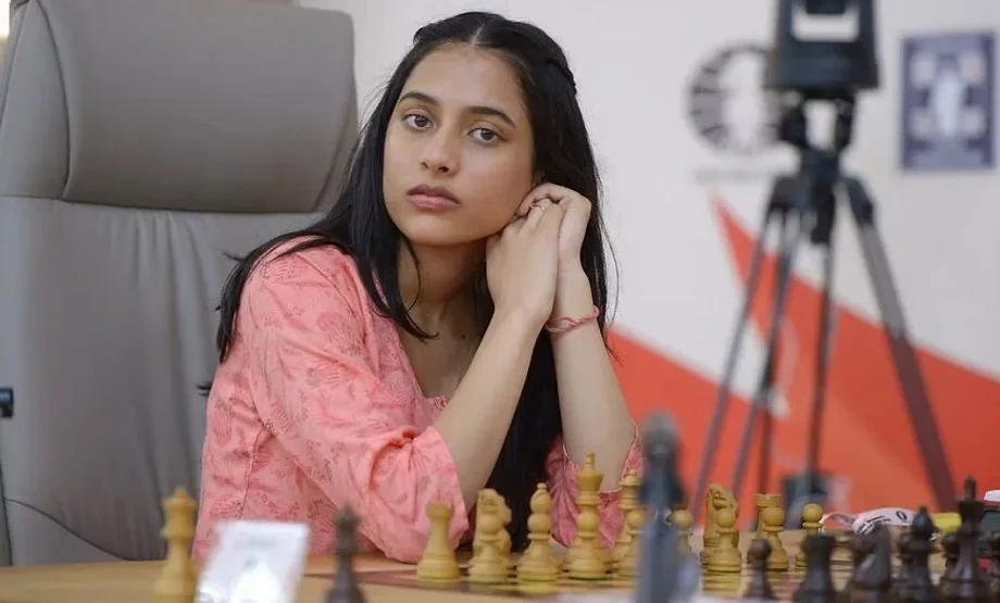 शतरंज की नई विश्व चैम्पियन बनने पर Divya Deshmukh को मिली इतनी मोटी राशि, कुल संपत्ति के बारे में जानकर हर जाएंगे हैरान 