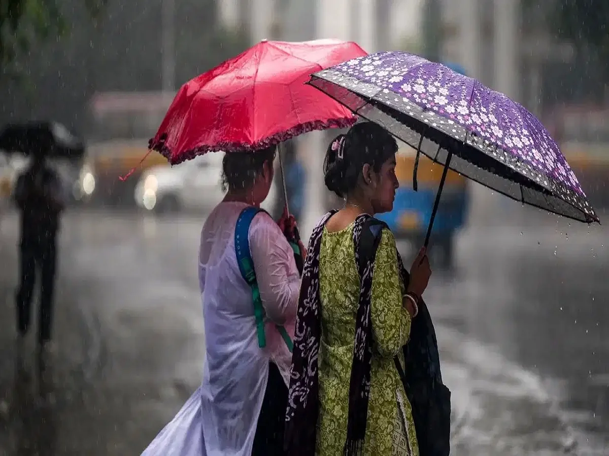 National Weather Forecast: देश के 11 राज्यों में भारी आंधी बारिश की चेतावनी, राजस्थान के 9 जिलों में हो सकती हैं तेज बारिश
