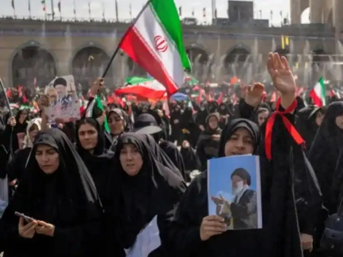 Iran: आज निकाली जाएगी अयातुल्ला खामेनेई की अंतिम यात्रा, जनाजे में शामिल नहीं हुए मुजतबा खामेनेई