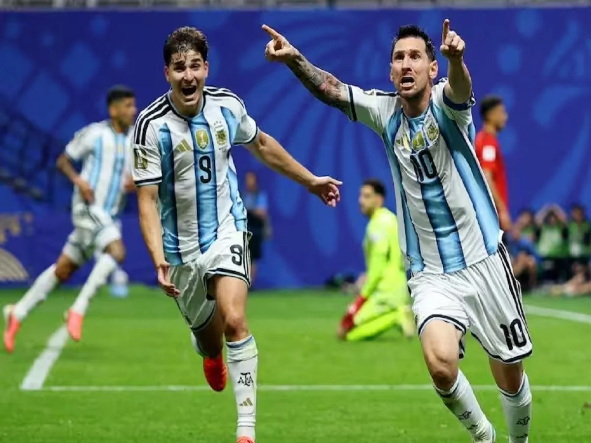 FIFA World Cup: उलटफेर का शिकार होने से बचा अर्जेंटीना, मेसी ने की मिरोस्लाव क्लोस के रिकॉर्ड की बराबरी