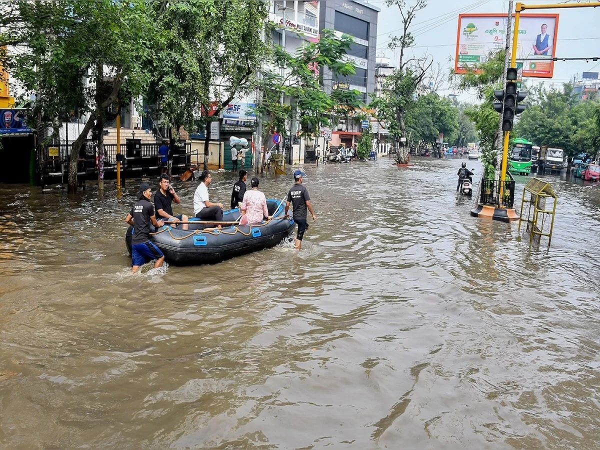 National Weather Forecast: देश के कई राज्यों में बारिश का कहर, राजस्थान में कई जिलों में झमाझम बारिश, जयपुर में छाए रहे बादल, आज का अलर्ट जारी
