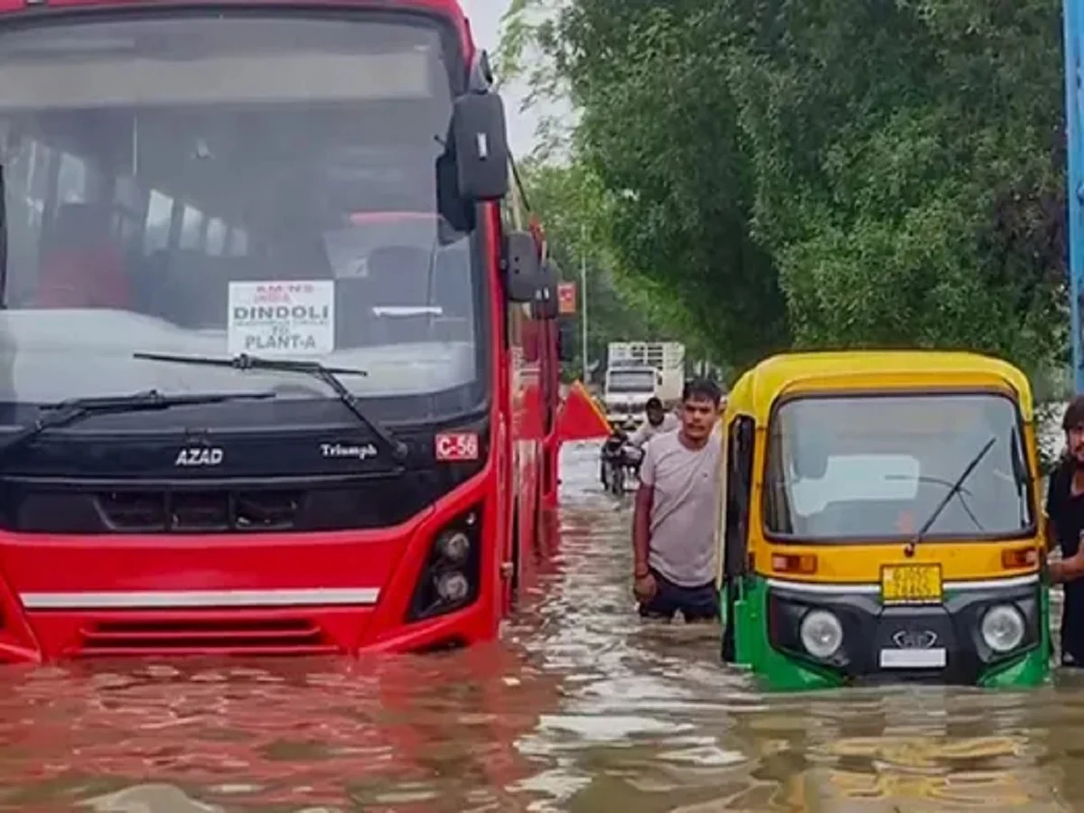 National Weather Forecast: देश के 17 जिलों के लिए जारी हुआ बारिश का अलर्ट, राजस्थान के ये जिले रहेंगे प्रभावित