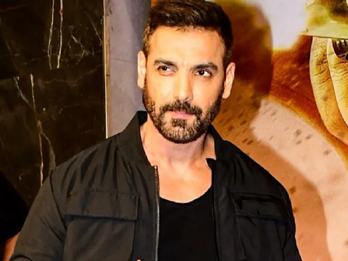 John Abraham ने मुंबई के पॉश इलाके बांद्रा वेस्ट में खरीदा बंगला, कीमत जानकर उड़ जाएगी नींद