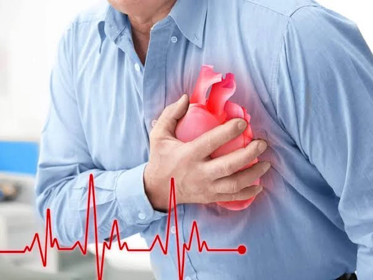 Health Tips:  इन लोगों को होता हार्ट अटैक का ज्यादा खतरा, सेहत का रखें विशेष ध्यान