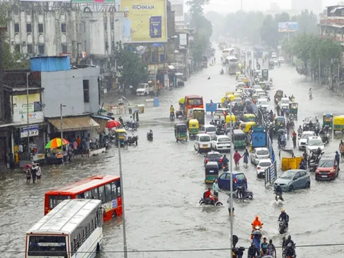 National Weather Forecast: असम और गुजरात में बाढ़ ने बरपाया कहर, 47 लोगों की मौत, राजस्थान के लिए जारी हुआ ये अलर्ट