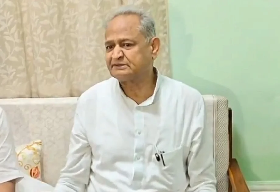 मानेसर घटनाक्रम पर अब Ashok Gehlot ने दिया ये बड़ा बयान, कहा- तो पुरानी बातें... 