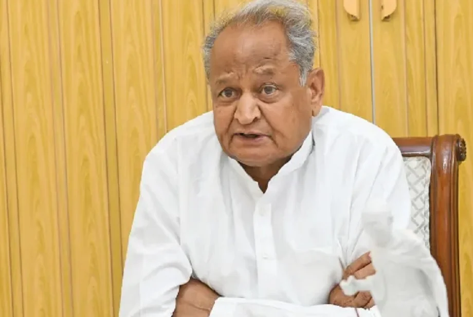 Ashok Gehlot ने राहुल गांधी का किया समर्थन, कहा-कोई गोपनीय जानकारी साझा नहीं की