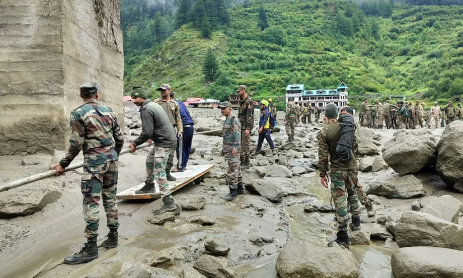 Uttarkashi: जीवन रक्षक बनकर सामने आई सेना, 70 से ज्यादा लोगों को बचाया, 19 अभी भी लापता