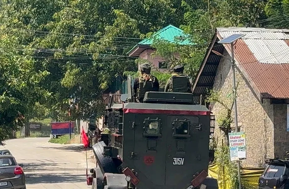 Kulgam: लश्कर के आतंकियों से मुठभेड़ में दो जवान शहीद, एक आतंकी ढेर