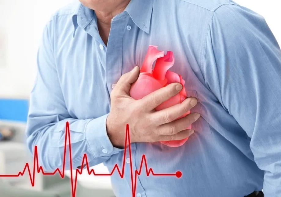 Health Tips: रसोई में मिलने वाली ये तीन सफेद चीजें बढ़ा देती हैं हार्ट अटैक का  खतरा, जान लें आप