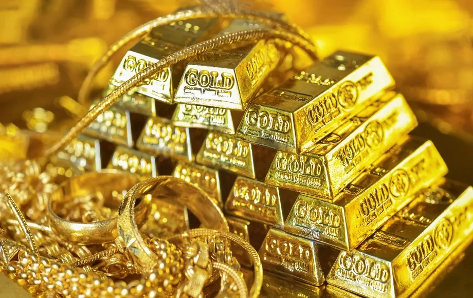 अभी खरीद लें Gold, 2.5 लाख तक पहुंच सकती है कीमत