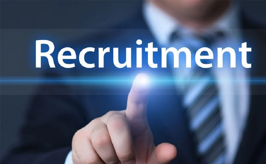 Government Job: ग्रुप बी और सी के पदों पर निकली भर्ती, इस तारीख तक कर सकते हैं आवेदन