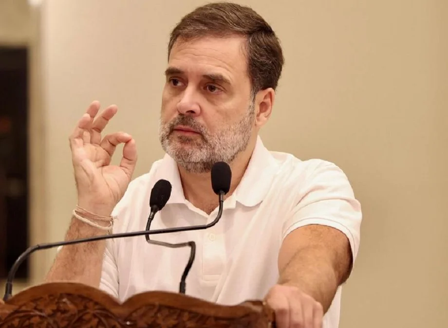 Rahul Gandhi ने फिर से चुनाव आयोग पर कसा तंज, कहा-गुजरात में कुछ ऐसी अनाम पार्टियां हैं जिनका नाम...