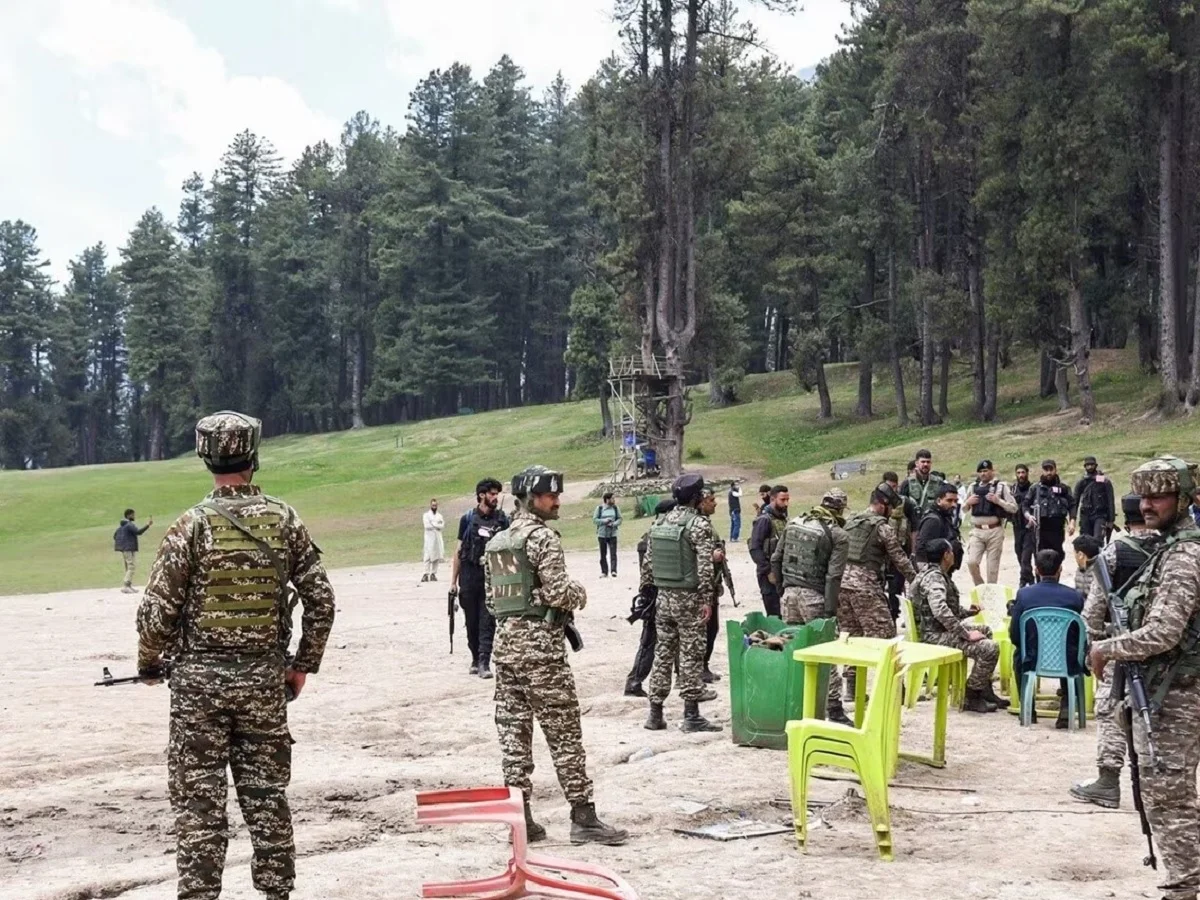 Jammu & Kashmir: अब कुलगाम में हुआ पहलगाम जैसा आतंकी हमला, दो लोगों को नाम पूछकर मारी गोली