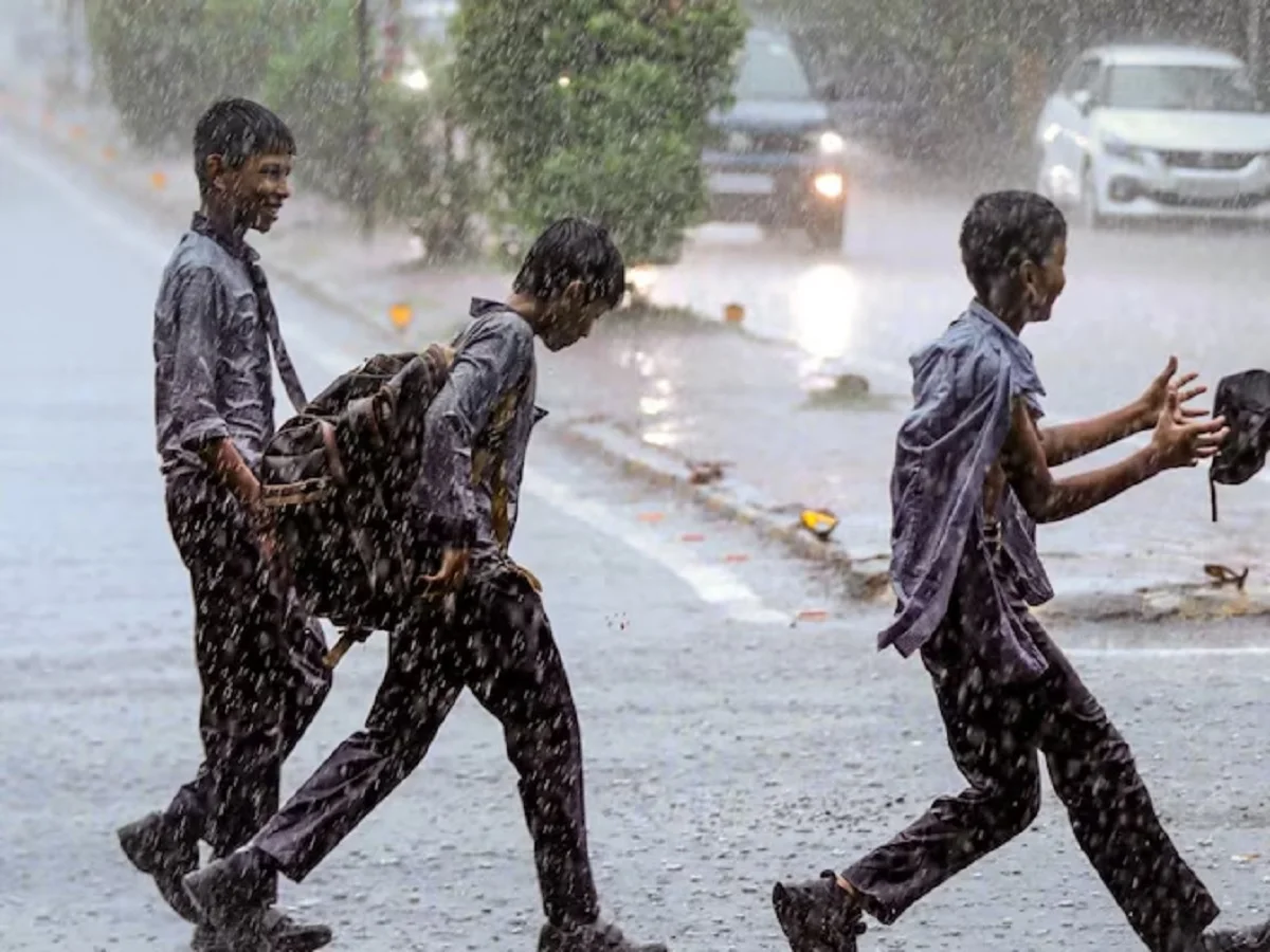 National Weather Forecast: इन राज्यों के लिए जारी हुआ भारी बारिश का अलर्ट, राजस्थान में भी होगी झमाझम बारिश