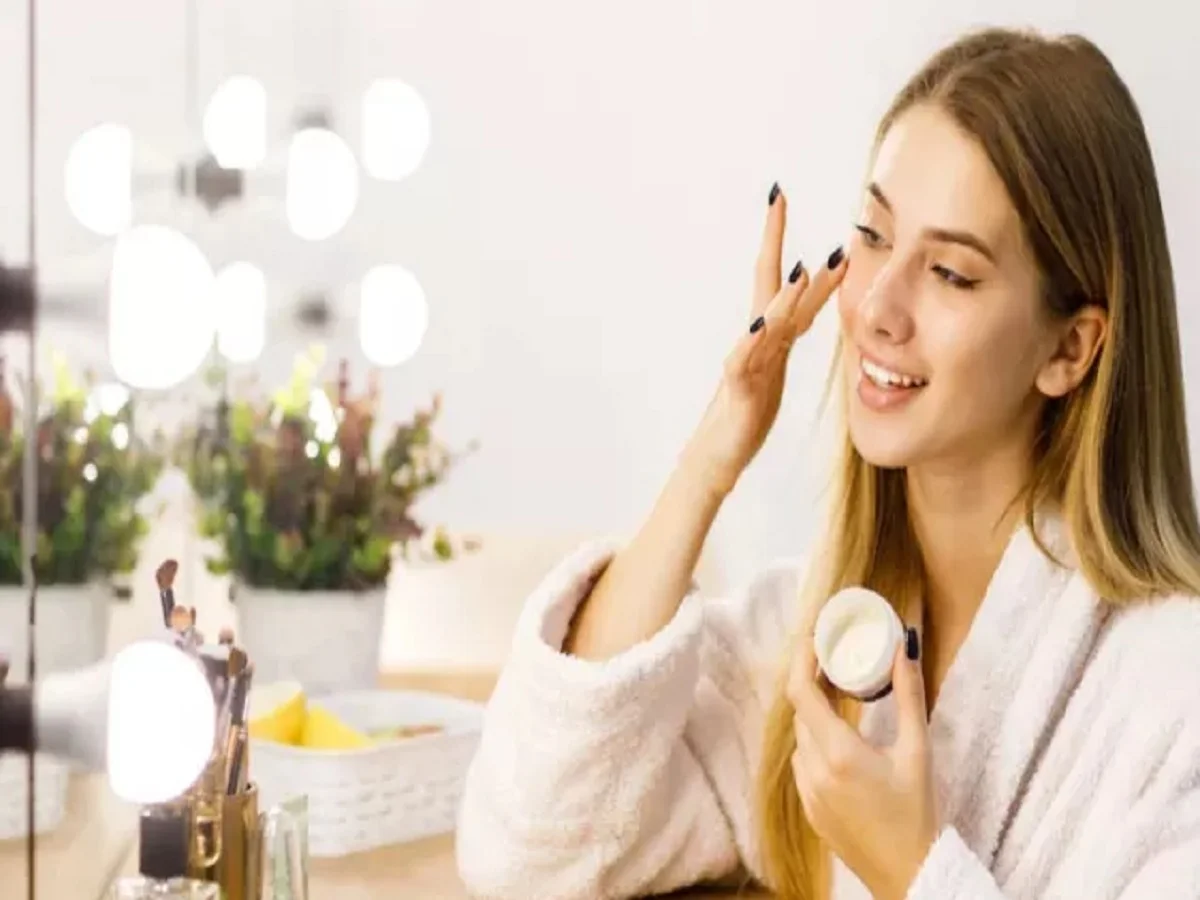 Beauty Tips: घर पर ही कोरियन नाइट क्रीम बनाकर बढ़ा लें चेहरे की खूबसूरती