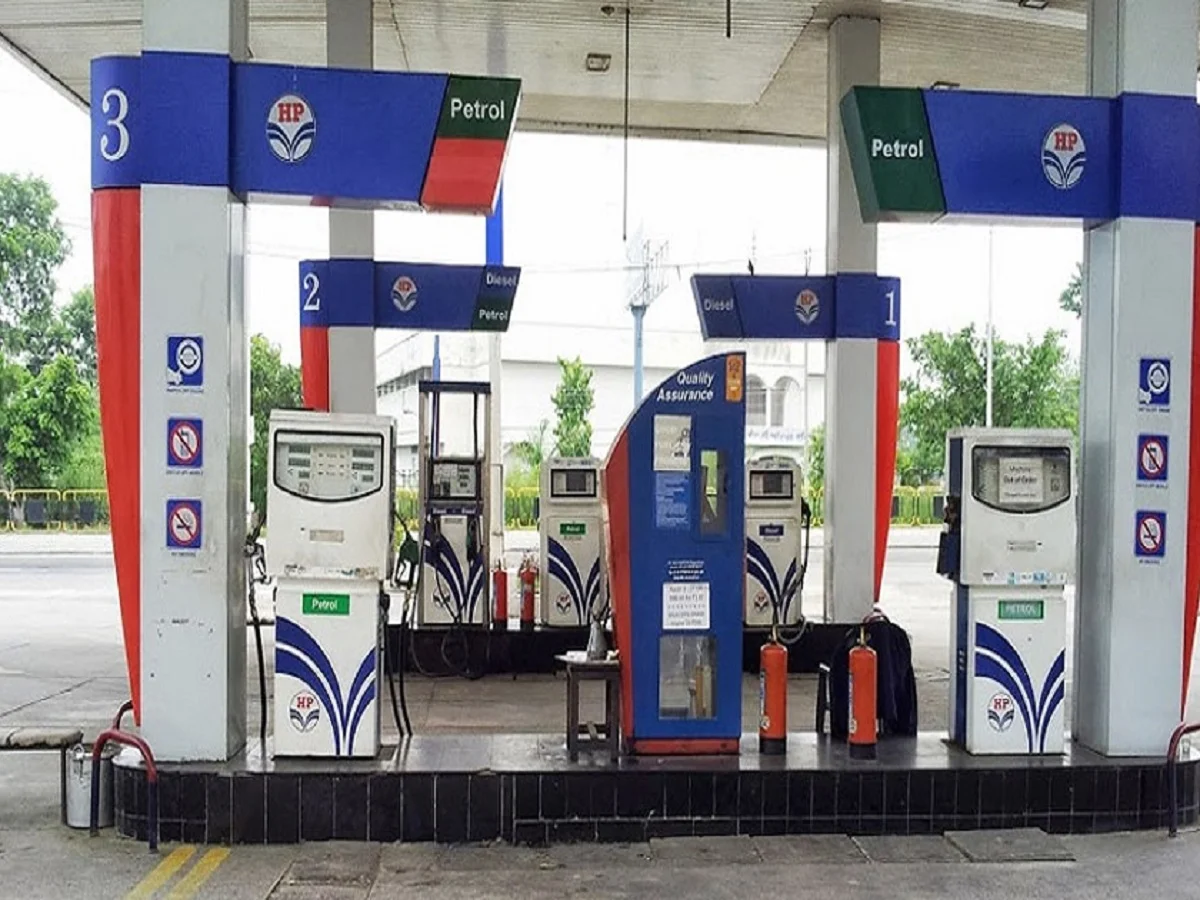 Petrol Pumps पर ग्राहकों और आम जनता को फ्री में उपलब्ध करवाई जाती हैं ये सुविधाएं, जान लें आप