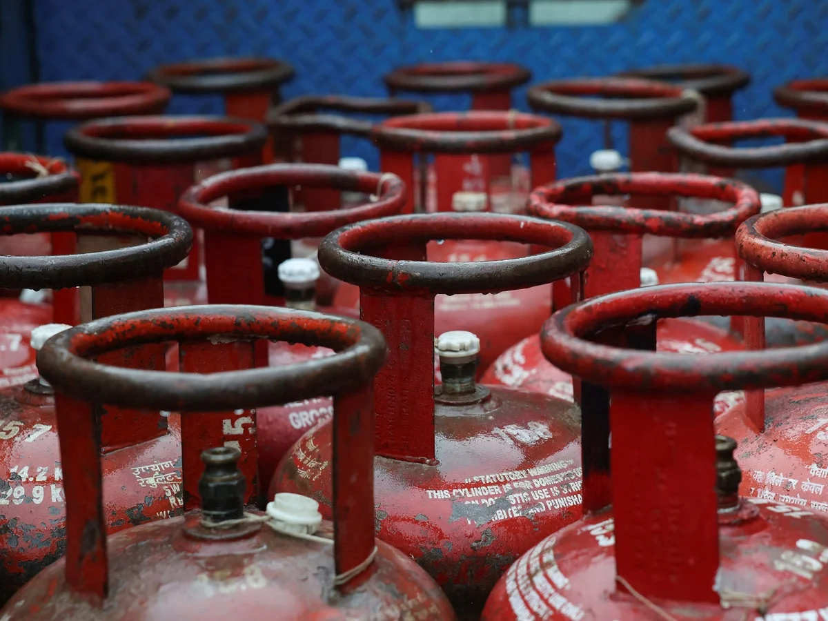 16 अगस्त के बाद इन लोगों को 300 रुपए महंगा मिलेगा LPG सिलेंडर