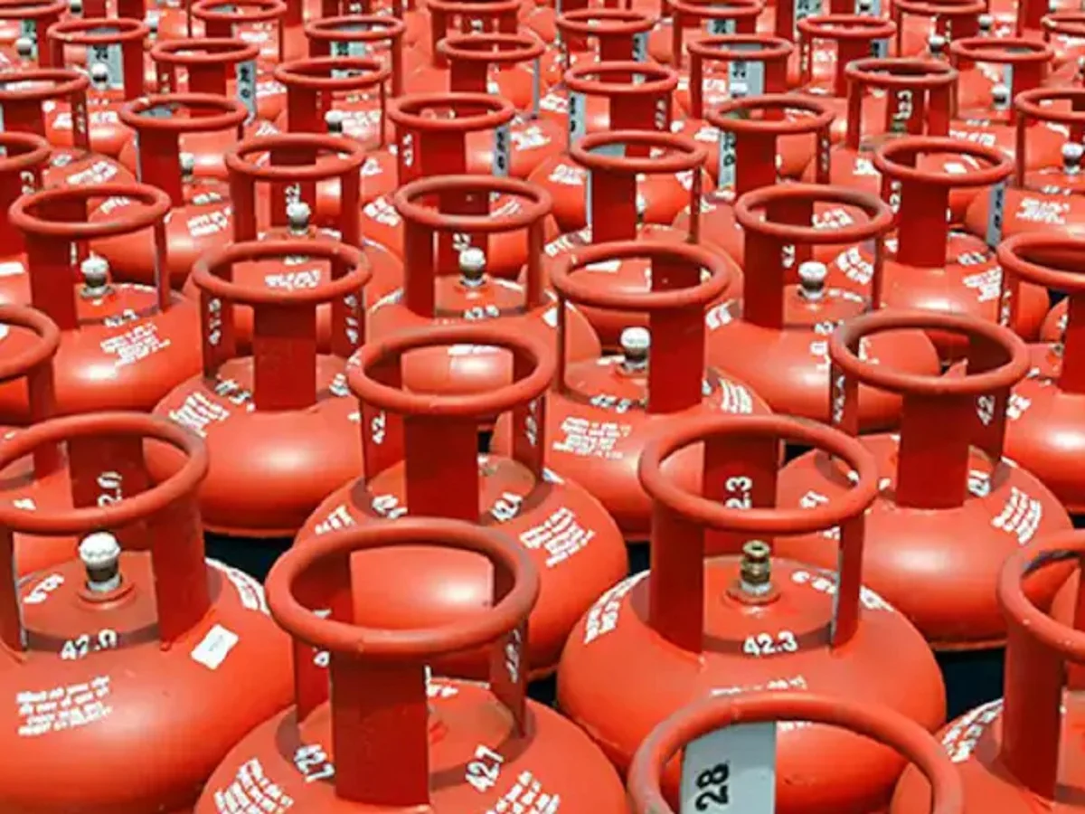 LPG Price: क्या आज सस्ता हो गया है 14.2 किलो वाला घरेलू सिलेंडर, ये है ताजा रेट