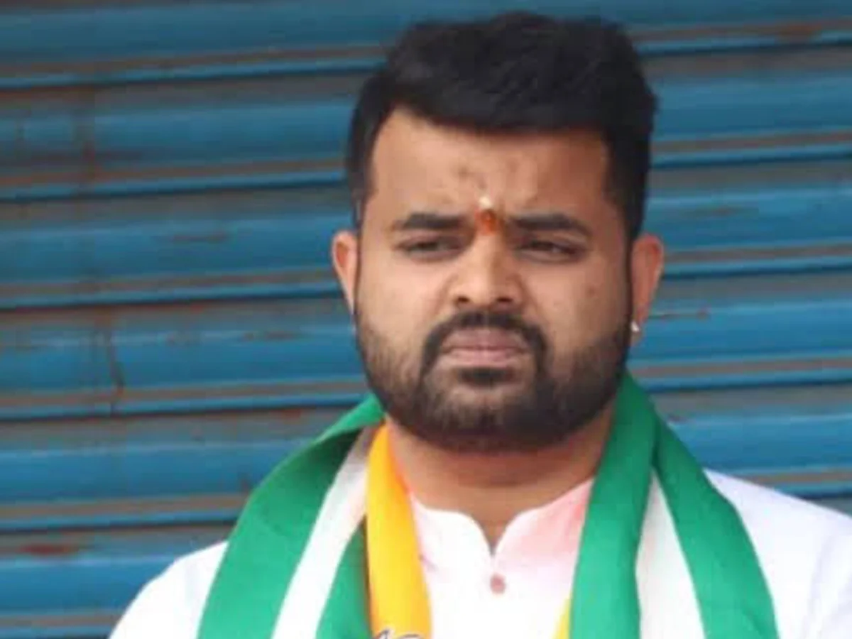 अब नई परेशानी में घिरे पूर्व सांसद प्रज्वल रेवन्ना, मोबाइल में मिले 90 पोर्न वीडियो 