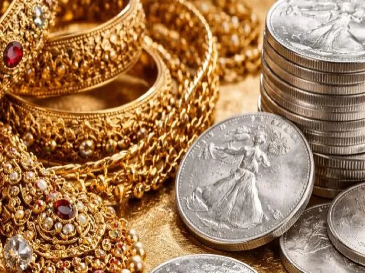 Gold-Silver Prices: सोना ₹1,066 सस्ता, चांदी भी 2,368 रुपए हुई सस्ती