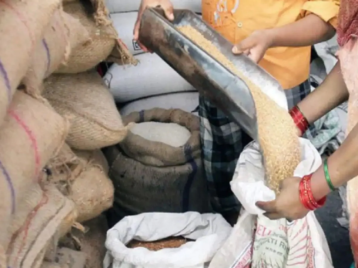 Government Scheme: फ्री राशन लेने के लिए आज ही कर लें ये काम, नहीं तो होगी परेशानी