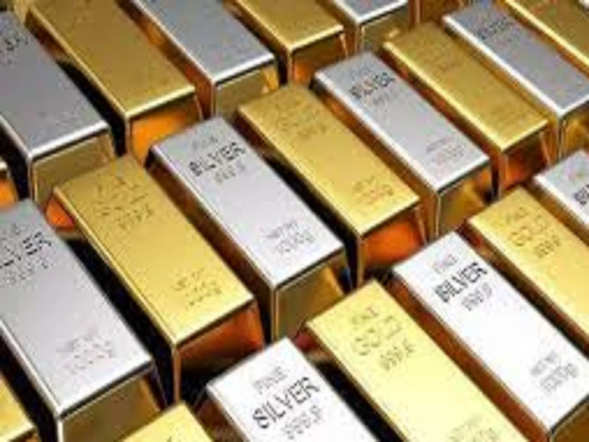 Gold-Silver Prices: एक ही दिन में 6,623 रुपए महंगी हुई चांदी, 2,419 रुपए बढ़ गए सोने के दाम